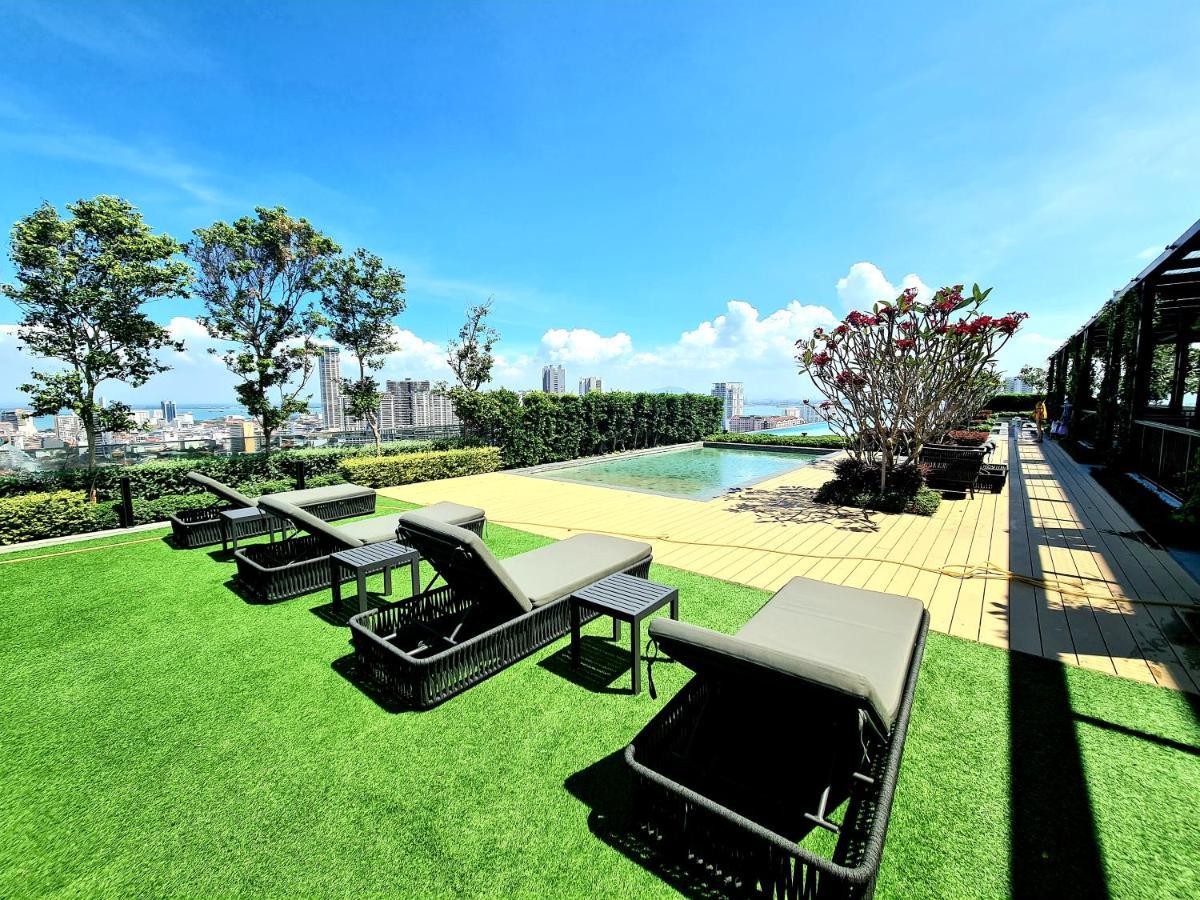 Beacon Executive Suite - Skypool Penang View George Town Buitenkant foto