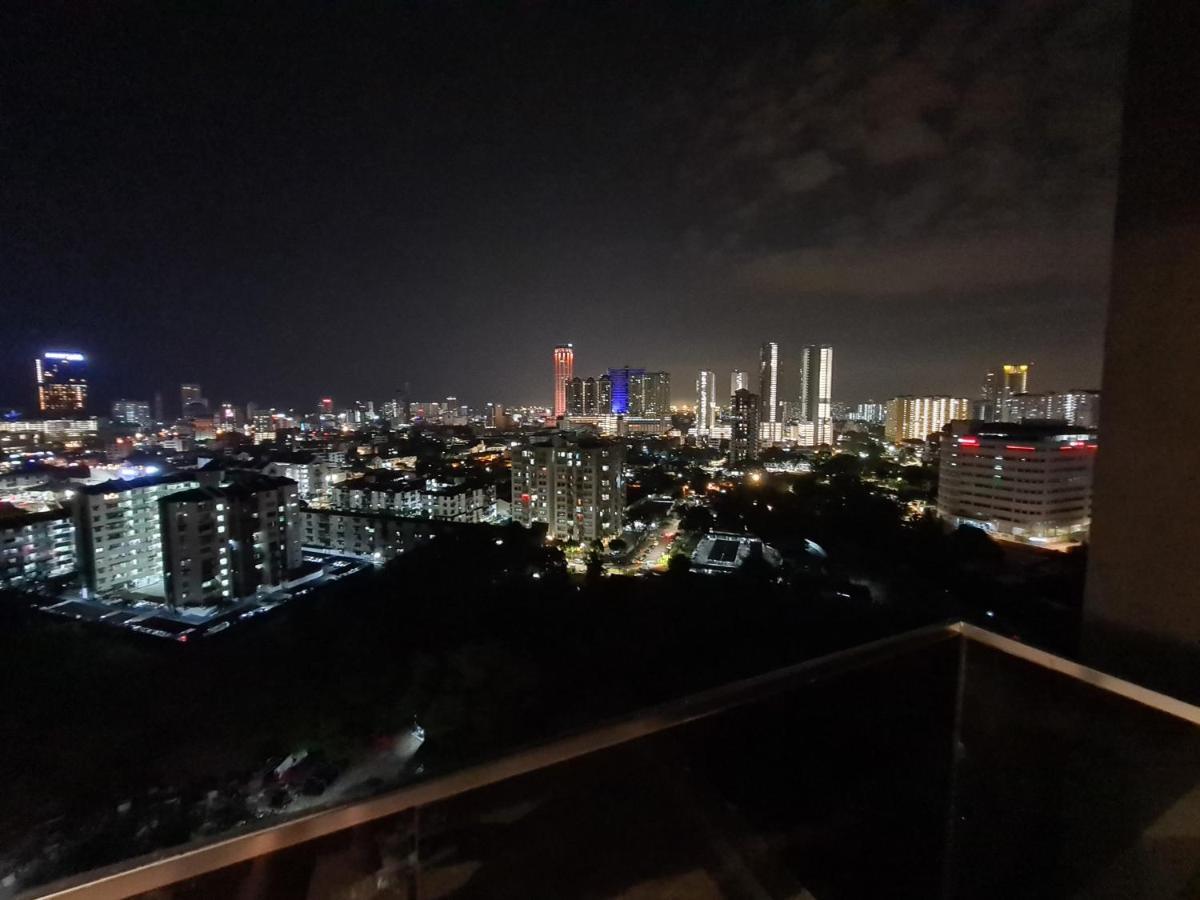 Beacon Executive Suite - Skypool Penang View George Town Buitenkant foto