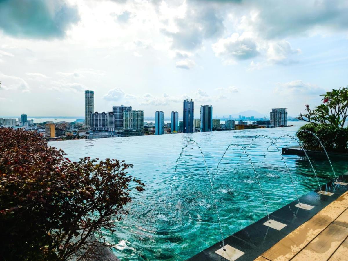 Beacon Executive Suite - Skypool Penang View George Town Buitenkant foto