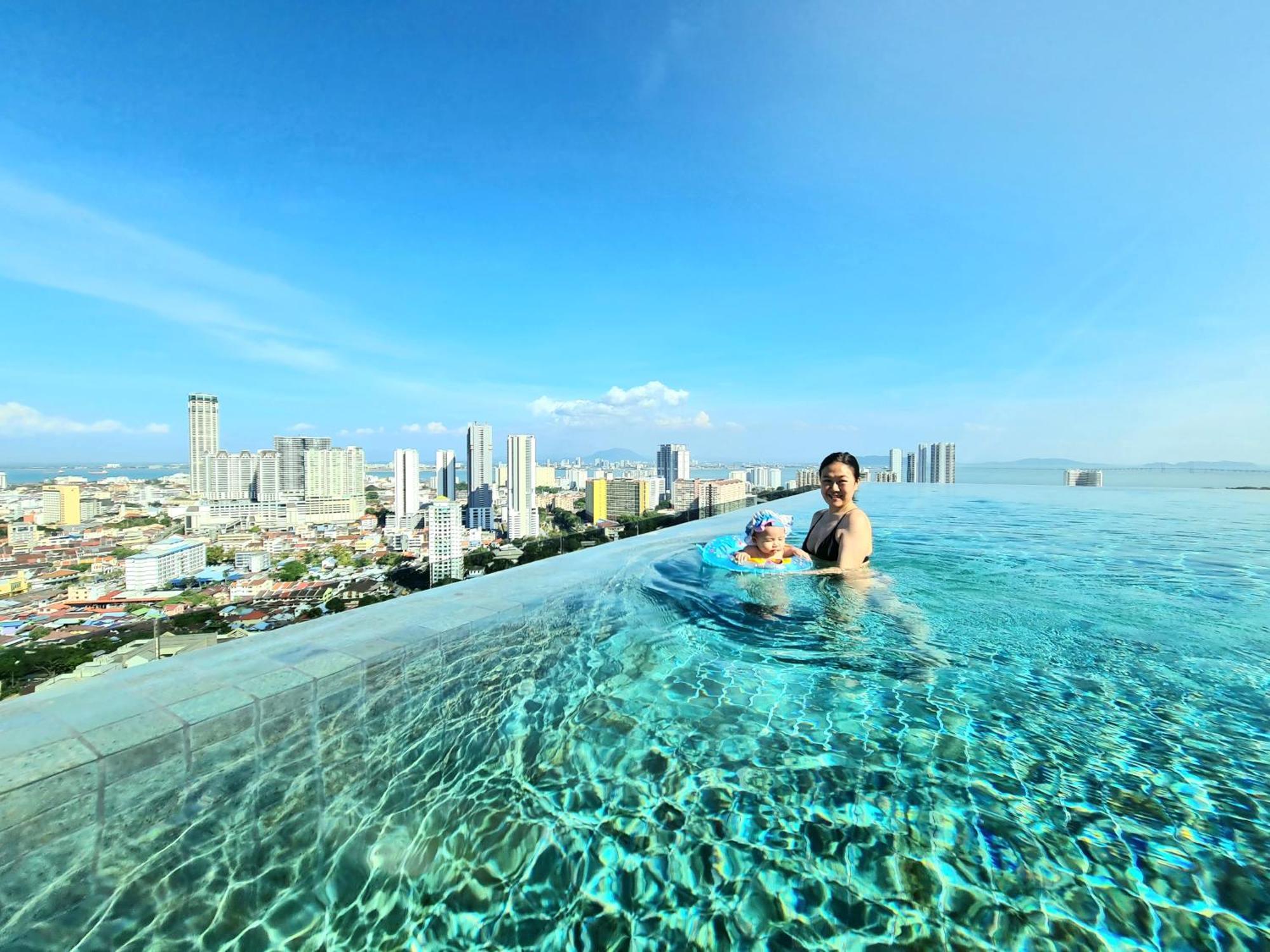 Beacon Executive Suite - Skypool Penang View George Town Buitenkant foto