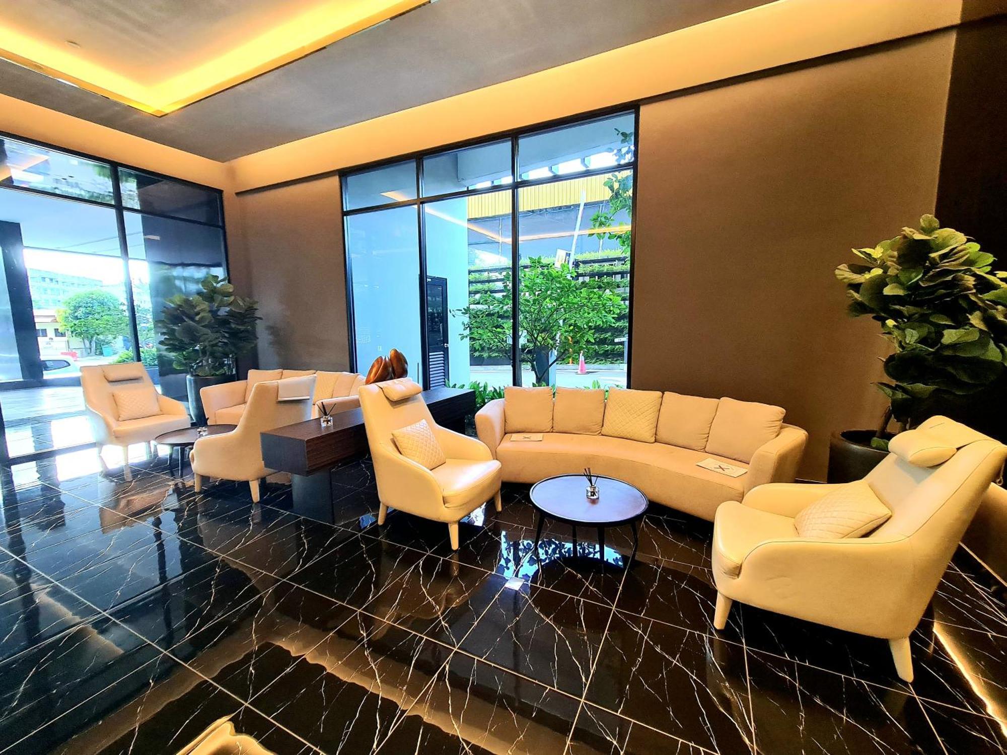 Beacon Executive Suite - Skypool Penang View George Town Buitenkant foto