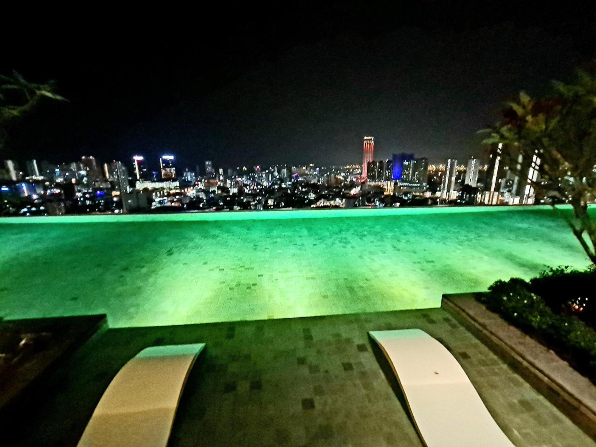 Beacon Executive Suite - Skypool Penang View George Town Buitenkant foto