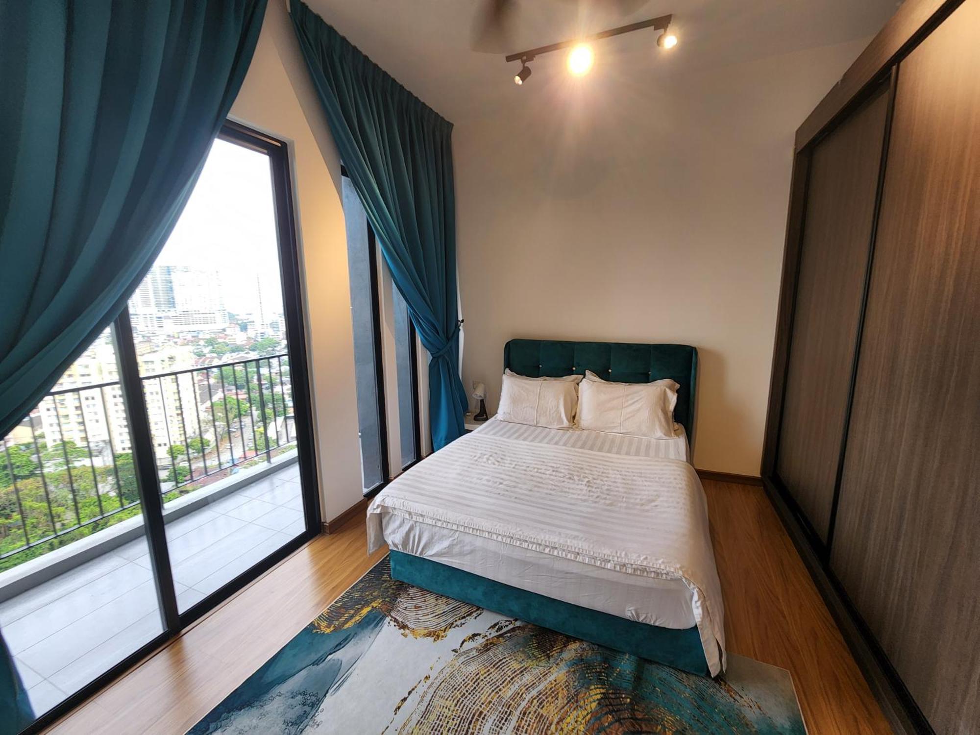 Beacon Executive Suite - Skypool Penang View George Town Buitenkant foto